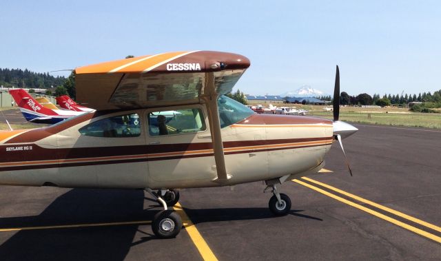 Cessna Skylane RG (N5316S) - Mt Hood view from VUO