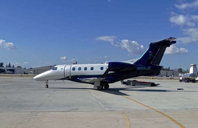 Embraer Phenom 300 (N168JC)