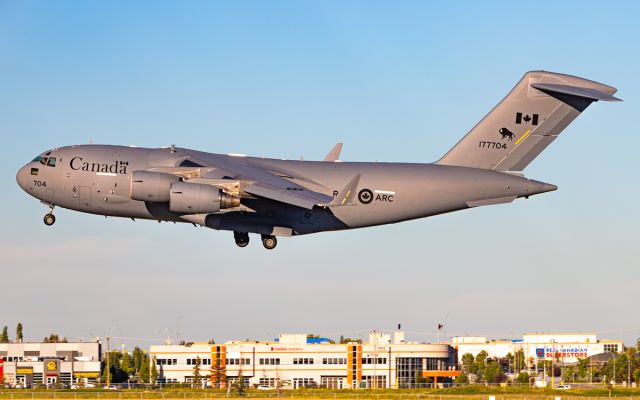Boeing Globemaster III (17-7704)