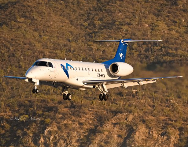 Embraer ERJ-135 (XA-SEN)