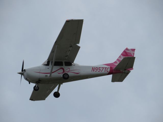 Cessna Skyhawk (N957TC)