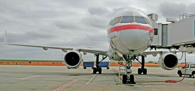 Boeing 757-200 (N182AN) - My 500th upload on flightaware.com