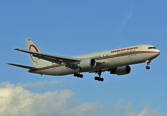 BOEING 767-300 (CN-RNT)