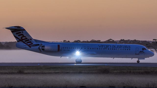 Fokker 100 (VH-FNN)