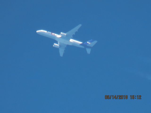 Boeing 757-200 (N925FD)