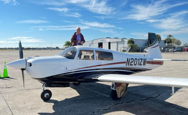 Mooney M-20 (N201ZW) - A little lunch flight to Sebring airport.