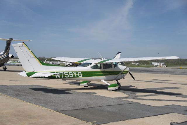 Cessna Skylane (N759YQ) - N759YQ  Cessna  C182Q  Skylane  KFDK  20130421