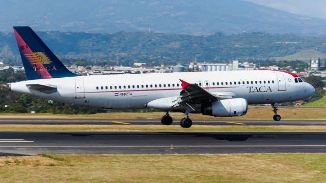 Airbus A320 (N687TA)