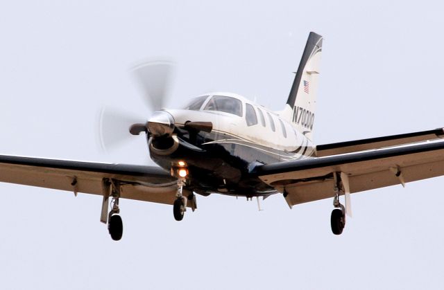 Socata TBM-700 (N700DQ) - 2003 Socata TBM 700 on final Rwy 31 KHIO.. 9-27-12