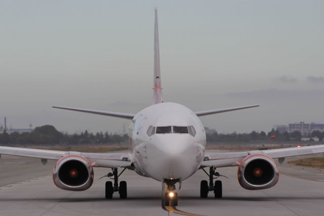 BOEING 737-400 (N801TJ)