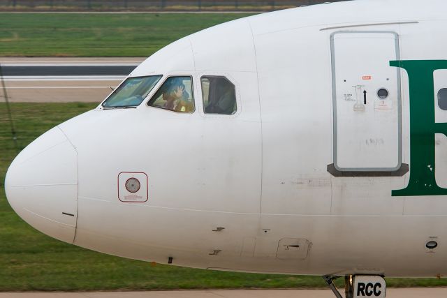 Airbus A321 (HS-RCC) - The captain was waving to me :)