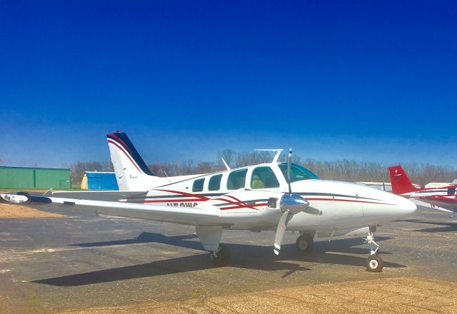 Beechcraft Baron (58) (N58WG)