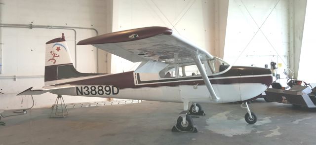 Cessna Skylane (N3889D)
