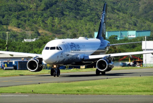 Airbus A320 (N633JB)