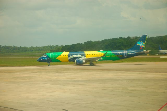 Embraer ERJ-190 (PR-AYV)