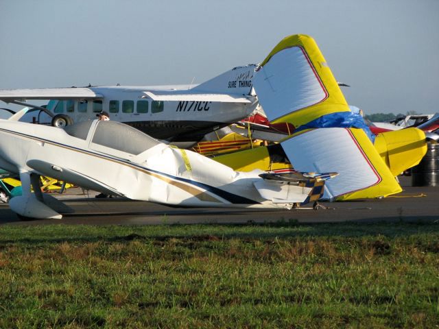 Cessna Caravan (N171CC) - Damaged at 2011 Sun n Fun Airshow by a Tornado.