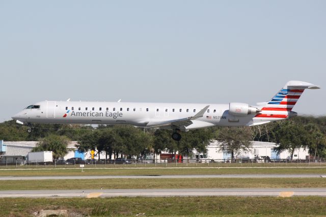 Canadair Regional Jet CRJ-900 (N578NN) - American Flight 5403 operated by PSA (N578NN) arrives at Sarasota-Bradenton International Airport following flight from Charlotte-Douglas International Airport