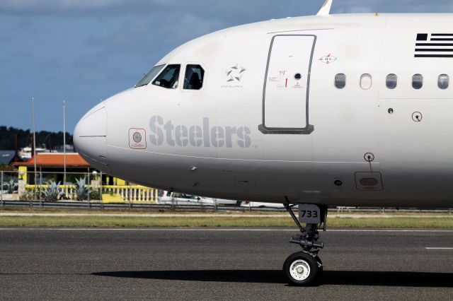 Airbus A319 (N733UW)