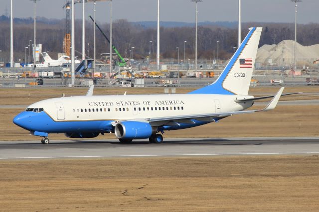 Boeing 737-700 (05-0730)