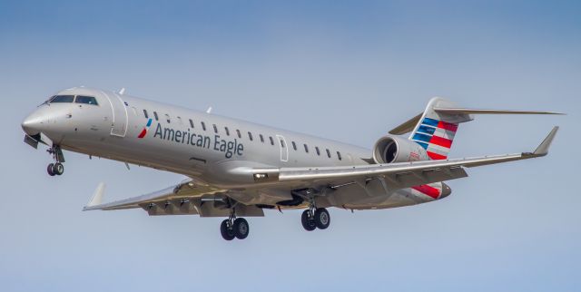 Canadair Regional Jet CRJ-700 (N525AE)