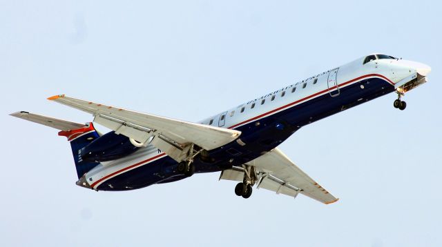 Embraer ERJ-145 (N808HK) - Trans States 3516, an Embraer EMB-145EP, on final for runway 24 from Pittsburgh, Pennsylvania (KPIT).