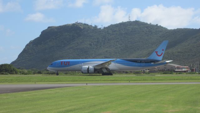 Boeing 787-9 Dreamliner (G-TUIK)