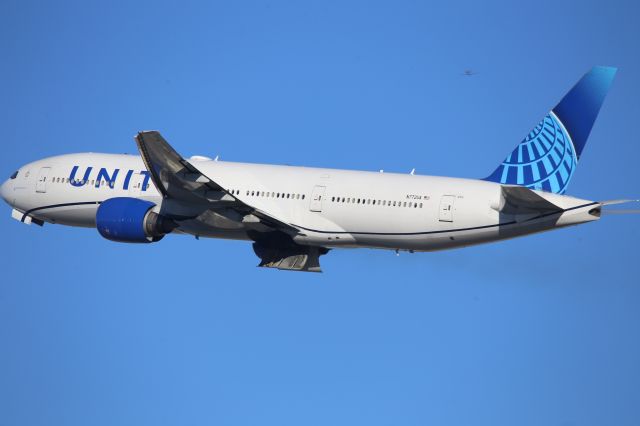 Boeing 777-200 (N772UA)