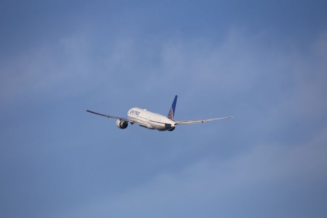 Boeing 777-200 (N78009)