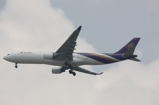 Airbus A330-300 (HS-TEE)