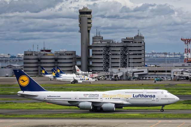 BOEING 747-8 (D-ABYK)