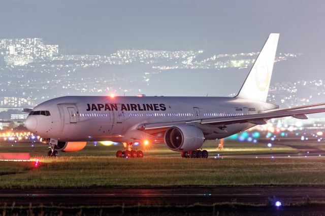 Boeing 777-200 (JA008D)