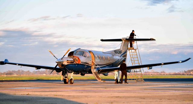 Pilatus PC-12 (N824WF) - Frosty Morning in The Central Valley