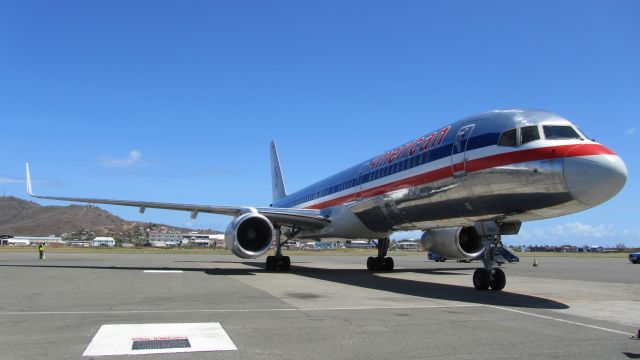 Boeing 757-200 (N660AM)