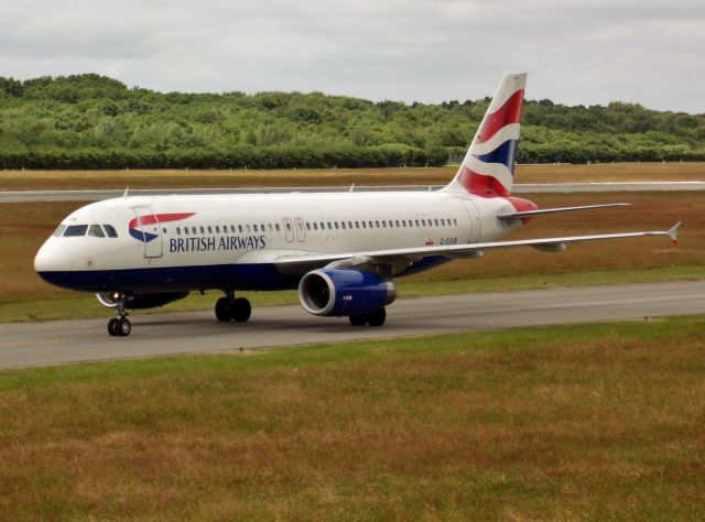 Airbus A320 (G-EUUB)