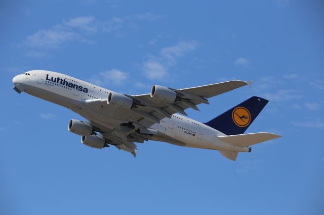 Airbus A380-800 (D-AIMC)