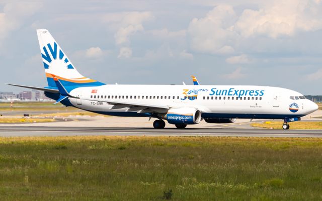 Boeing 737-800 (TC-SNR)