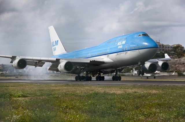 Boeing 747-400 (PH-BFH) - "city of hongkong"