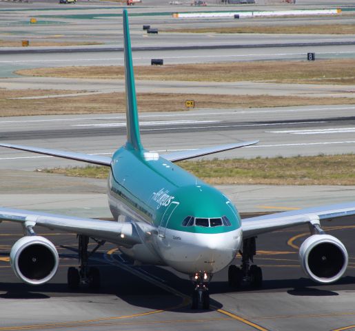 Airbus A330-300 (EI-DAA)