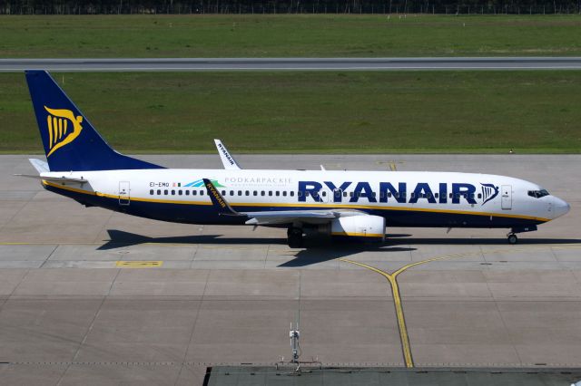 Boeing 737-800 (EI-EMO)