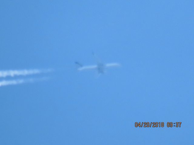 Embraer 175 (N140SY)