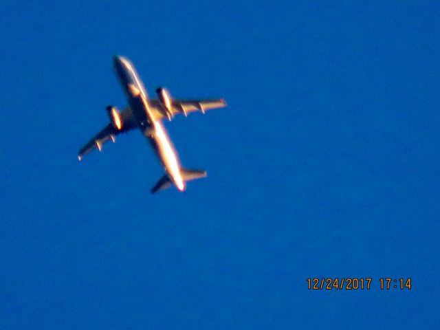 Airbus A320 (N420UA)