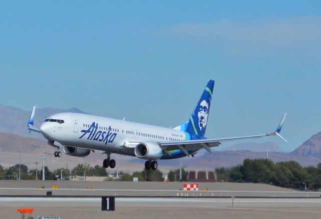 Boeing 737-900 (N494AS)