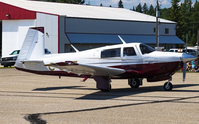 Mooney M-20 (C-GJEZ)