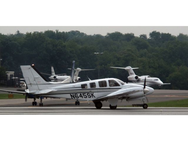 Beechcraft Baron (58) (N645SK) - Take off RW16.