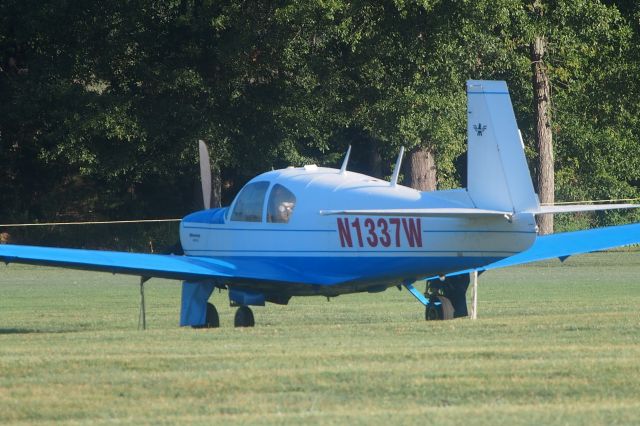 Mooney M-20 (N1337W)