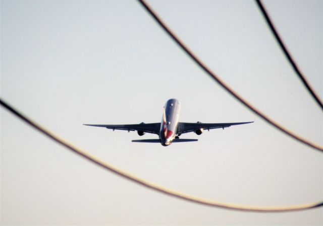 Boeing 757-200 (N185AN)