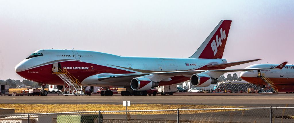 Photo of Boeing 747-400 (N744ST) - FlightAware