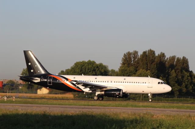 Airbus A320 (G-POWI)