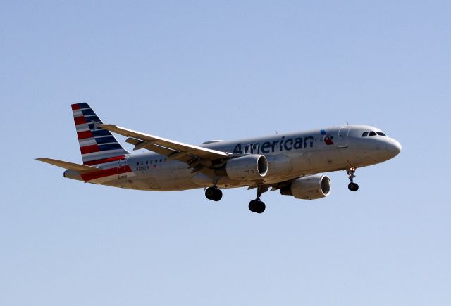 Airbus A320 (N126UW) - American A320 on Short Final for 11L from PHX