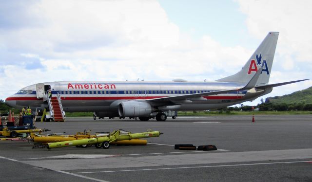 Boeing 737-800 (N928AM)